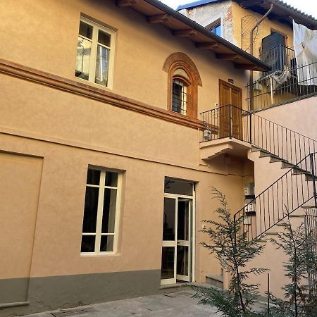 Maschera Di Ferro Appartamento In Centro Storico Pinerolo Exterior foto